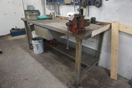 File bench in wood with contents incl. vise