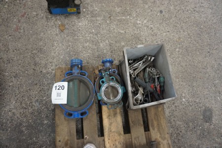 3 pieces. valves + box with various spanners