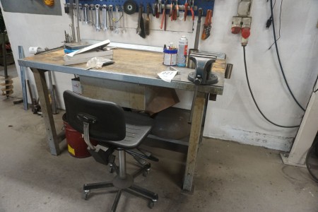 File bench in wood incl. vise