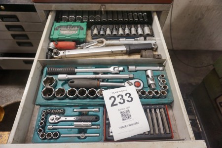 Various spanner sets, torque wrenches, etc.