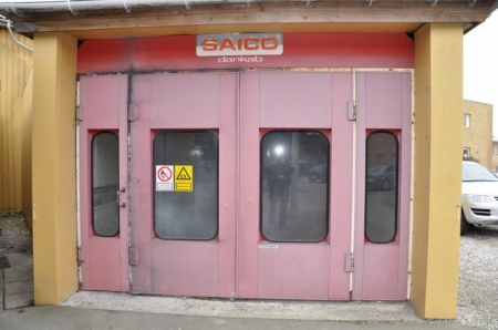 Small spray booth make SAICO. Year 1992. Cabin length 6500 mm. Booth width 3800 mm. Height: 2500 mm. All dimensions are internal