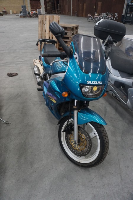 Suzuki GS 500E