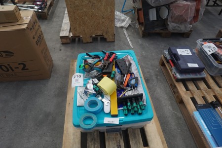 Pallet with various hand tools, screwdriver, pliers, hammer etc.