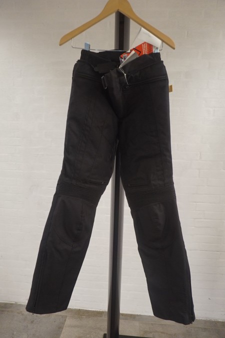 Motorcycle pants, Frank Thomas