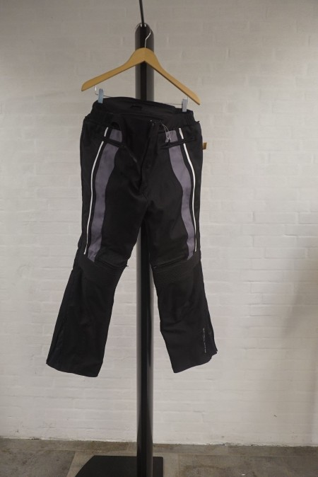 Motorcycle pants, Frank Thomas