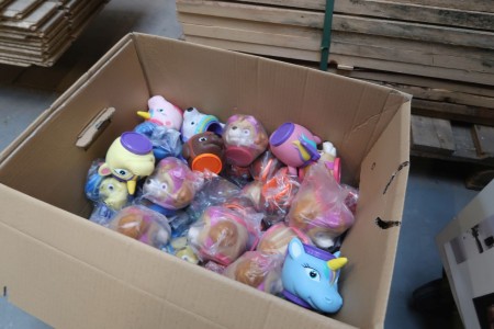 Moving box with misc. animal head cups