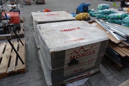 2 pallets with roof tiles