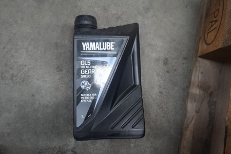 6 cans of gear oil, Yamalube GL5