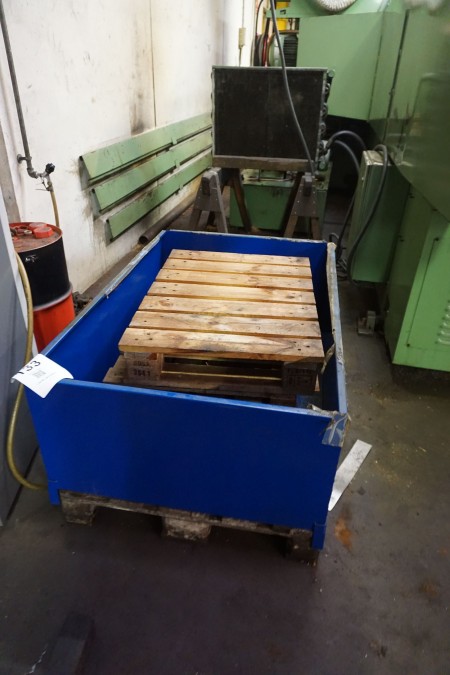 Steel box for mounting on Euro pallets
