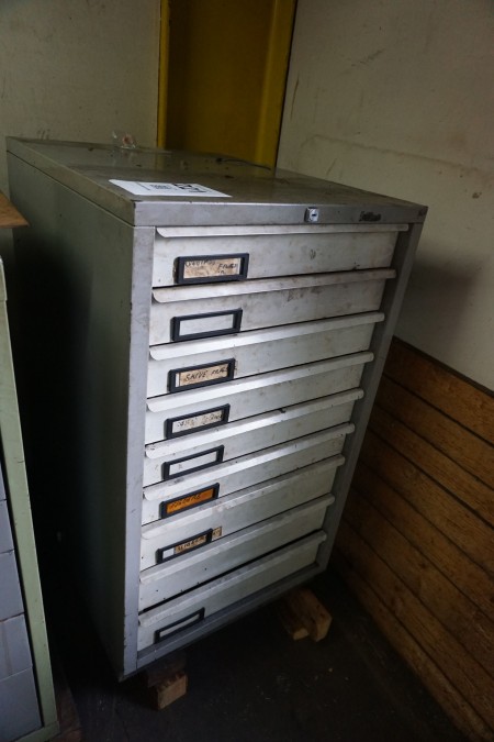 Tool cabinet with contents of 6 drawers