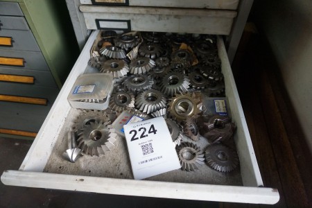 Contents of 1 drawer of various milling heads