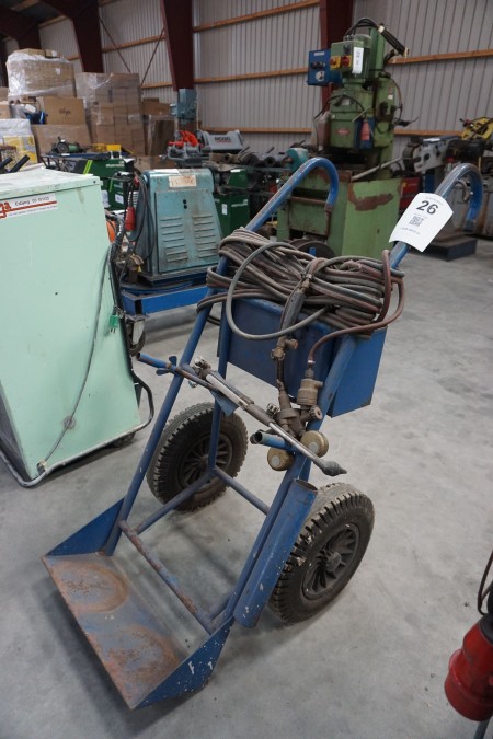 Bottle wagon for cutting torch plant