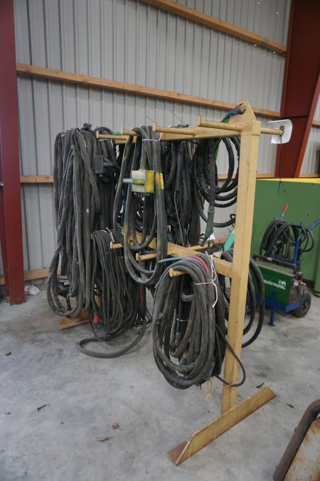 Branch rack containing welding cables
