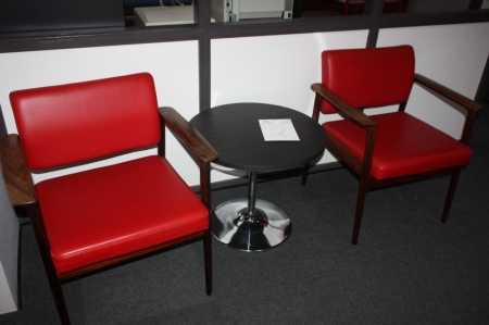 Rundt bord, skiferbordplade, ø 61 cm, metalstativ + 2 armstole med rødt bolster
