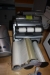Laminator, Rexel LP 35 HS + ryglimer, Xyron Pro 1255 med tilbehør + plastrygsamler, Malling Bech cepi 345 med diverse plastrygge + håndpapirskæremaskine, Dahle 567, max. Papirbredde: 55 cm