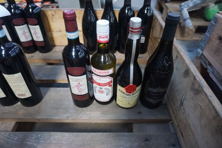 4 Flaschen Wein