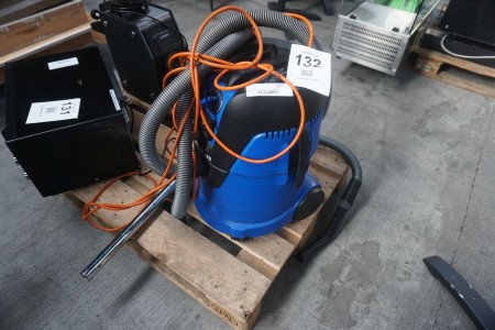 Industrial vacuum cleaner, Nilfisk