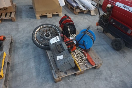 Chainsaw, 3 pcs. Cable reels & toolbox etc.