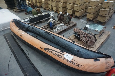 Inflatable canoe