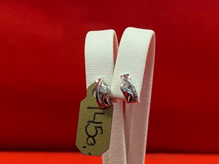 8 carat white gold earrings, Scrouples