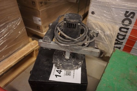 Concrete grinder, Worker EBS 125.4