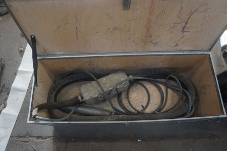 Concrete vibrator incl. toolbox