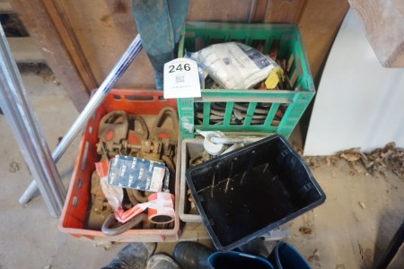 Contents on pallet of various lifting accessories, steel wire, etc.
