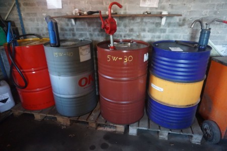 4 pcs. oil drums with pumps