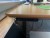 Hæve-/Sænkebord inkl. kontorstole, skuffekassette & 2 stk. reoler