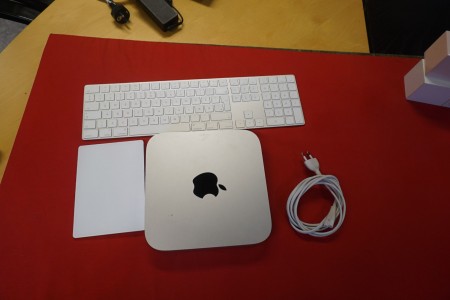 Apple Mac mini inkl. Tastatur und Mauspad