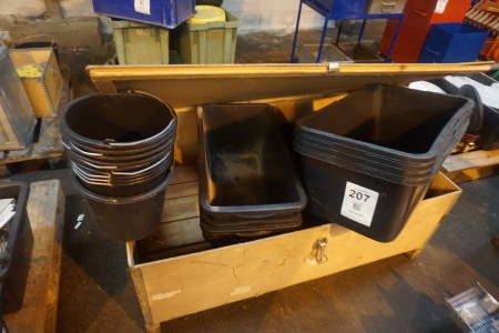 Wooden box containing 8 pcs. Tubs + 11 pcs. brick pails