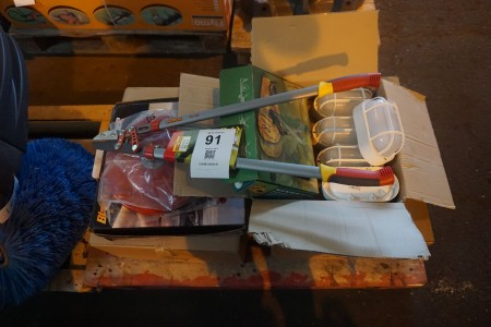 Pallet with various hand spreaders, electric planer, lamps etc.