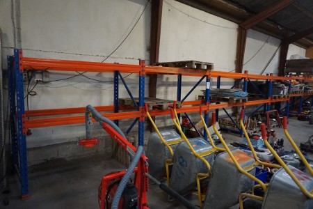 7 compartment pallet rack without contents