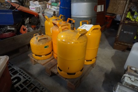5 pieces. gas cylinders