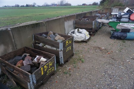 12 pallets with various granite stones, gravel, outdoor stones, etc.