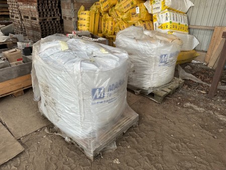 2 pallets of cement-based dry mortar