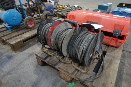 3 pieces. Cable reels