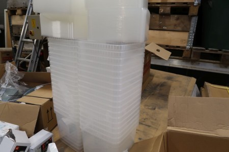 18 pcs. plastic containers