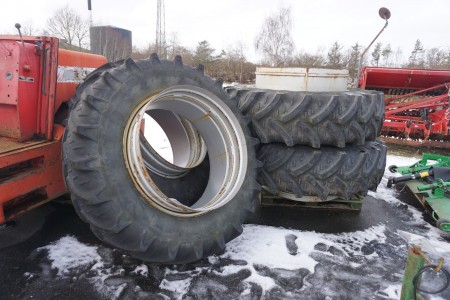 4 pcs. Machine tires