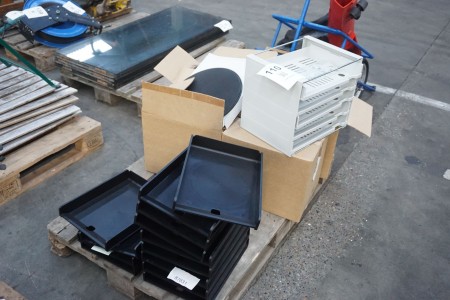 Lot of letter trays