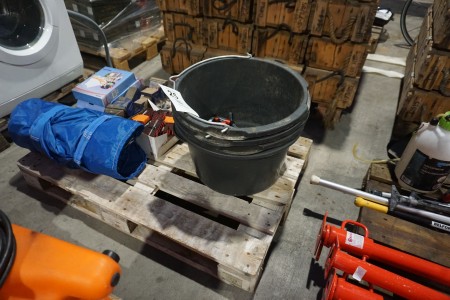 Pallet with mason tubs, vise, heating mat, vacuum cleaner filters, etc.