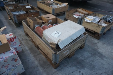 Pallet with various fittings, bird nets, etc.