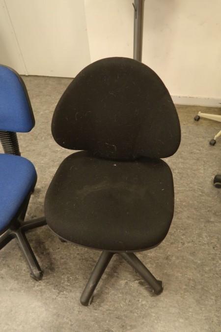 1 piece. Office chair