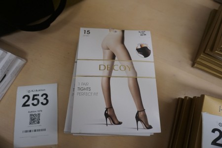 5 pairs of tights, Decoy