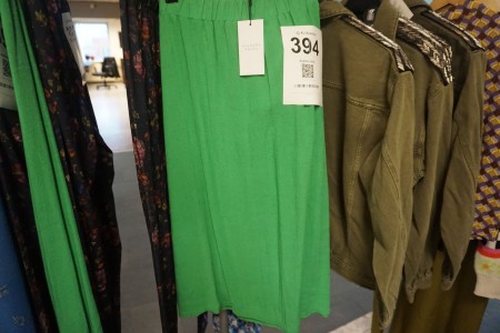 1 Paar Hosen und 1 Paar Shorts, Karen By Simonsen & SISTERS POINT