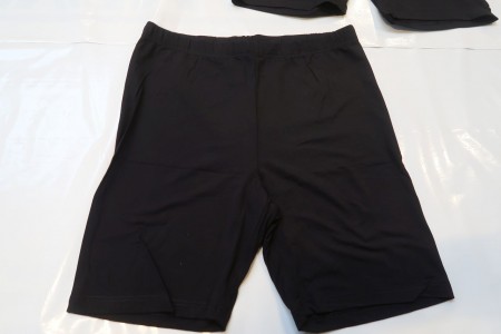 1 pair of shorts Festival