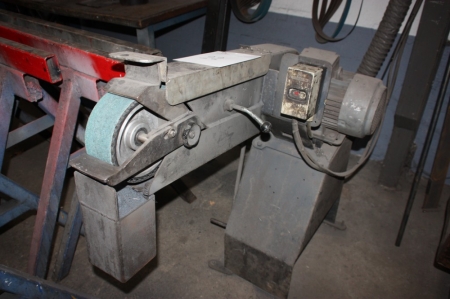 Belt sander with dust extraction