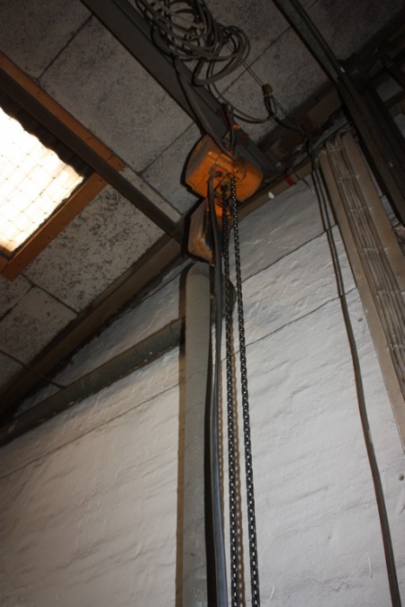 Electric hoist, Kito, 1 ton. 2 speeds up / down