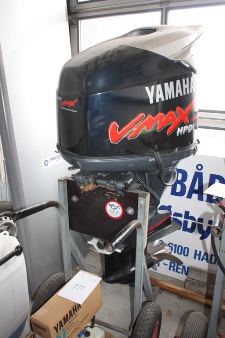 Bådmotor, Yamaha Vmax HPDI, 200 hk. Brugt max. 80 timer. Stativ. Diverse dele