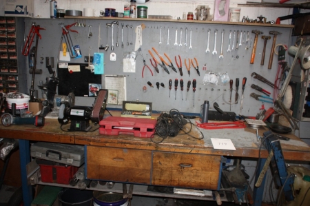 Work Bench with content + tools on board